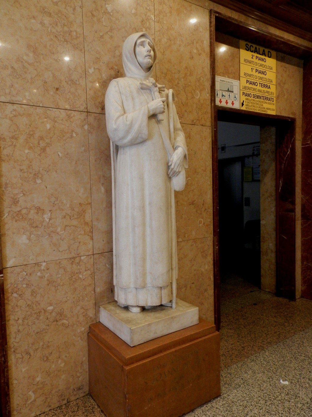 John Of God's Statue001.jpg